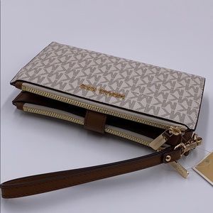 MICHAEL KORS LG DOUBLE ZIP WRISTLET VANILLA